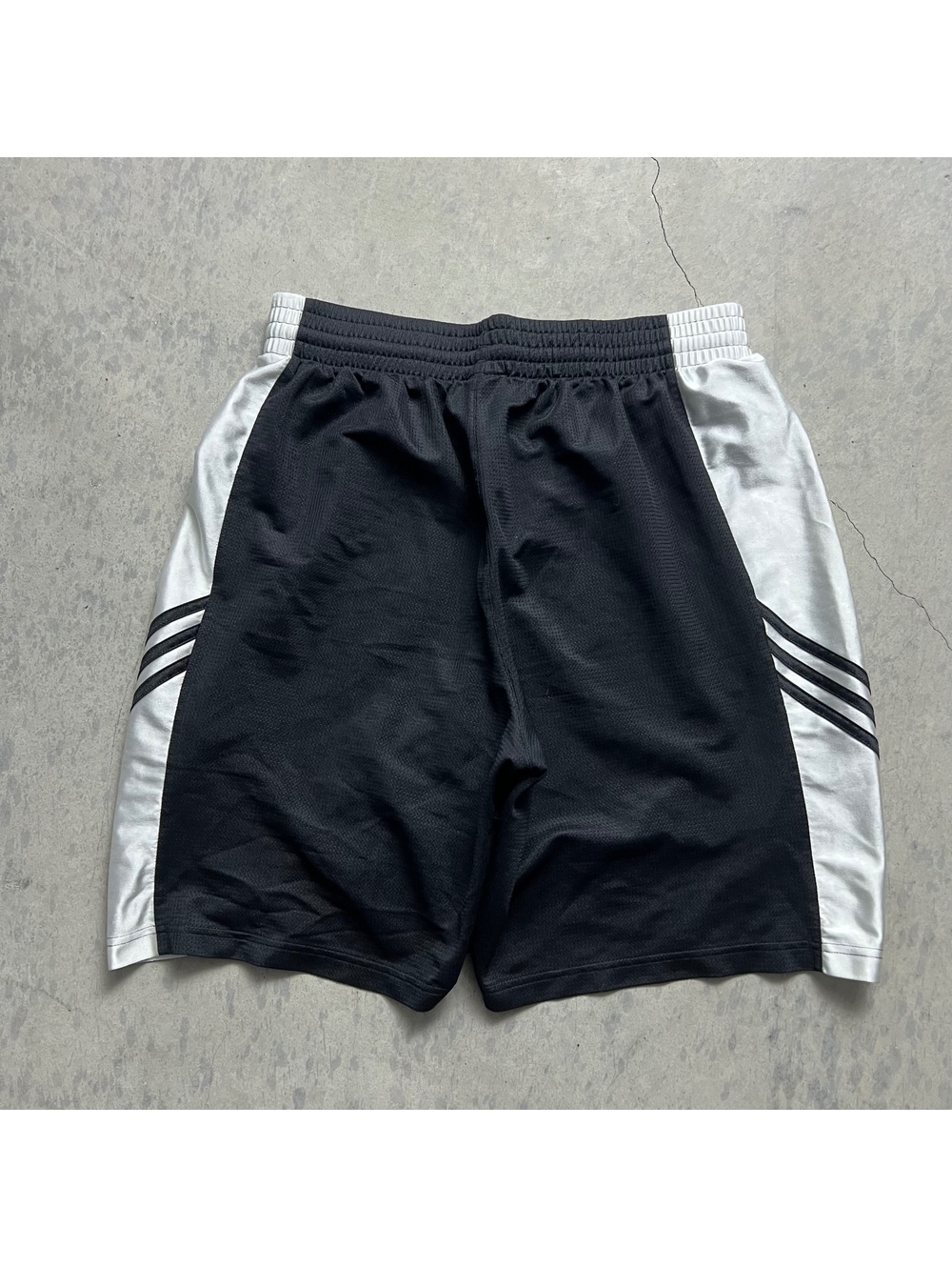 Y2K Adidas Baggy Gym Shorts Sz. L Striped Basketball Shiny Dazzle Sportswear - Picture 2 of 8